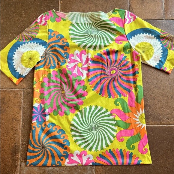 The Unbranded Brand Tops - Retro Groovy 70s 80s Party Top Tunic with slits Size M Halloween costume